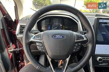 Позашляховик / Кросовер Ford Edge 2022 в 