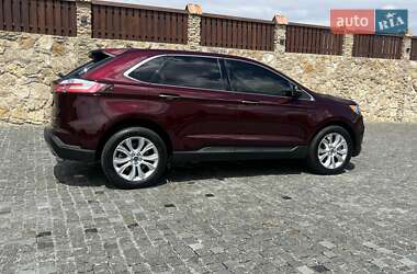 Позашляховик / Кросовер Ford Edge 2022 в 