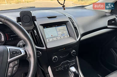 Внедорожник / Кроссовер Ford Edge 2017 в 