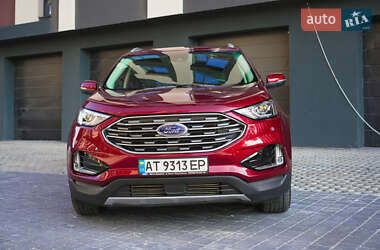 Позашляховик / Кросовер Ford Edge 2019 в 
