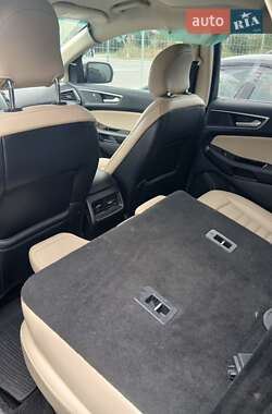 Позашляховик / Кросовер Ford Edge 2016 в 