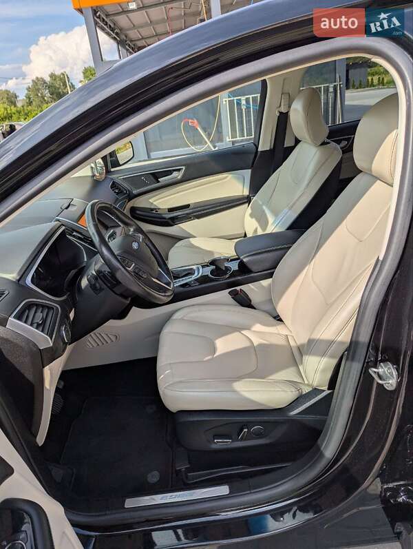 Позашляховик / Кросовер Ford Edge 2017 в Золочеві