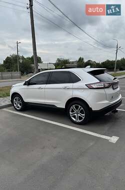 Позашляховик / Кросовер Ford Edge 2018 в 