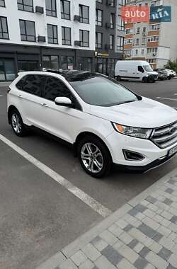 Позашляховик / Кросовер Ford Edge 2018 в 