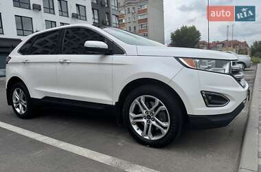 Позашляховик / Кросовер Ford Edge 2018 в 