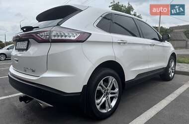 Позашляховик / Кросовер Ford Edge 2018 в 