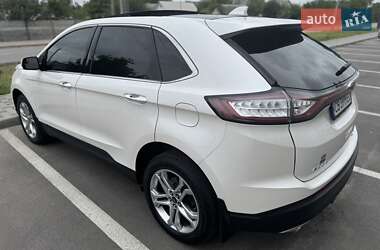 Позашляховик / Кросовер Ford Edge 2018 в 
