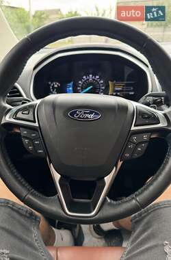 Позашляховик / Кросовер Ford Edge 2018 в 