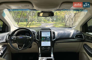 Позашляховик / Кросовер Ford Edge 2022 в 