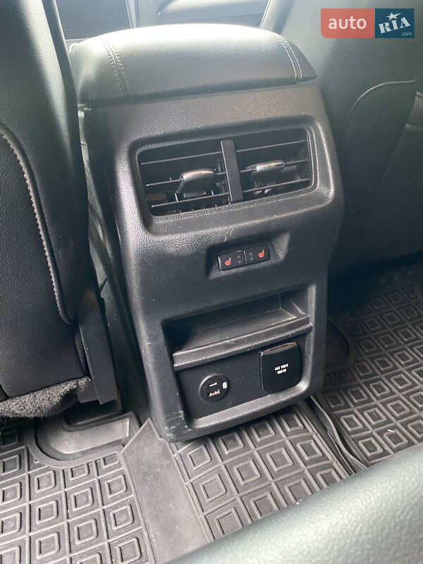 Позашляховик / Кросовер Ford Edge 2021 в Умані