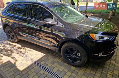 Позашляховик / Кросовер Ford Edge 2019 в 