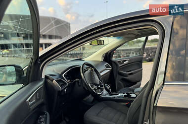 Позашляховик / Кросовер Ford Edge 2015 в 
