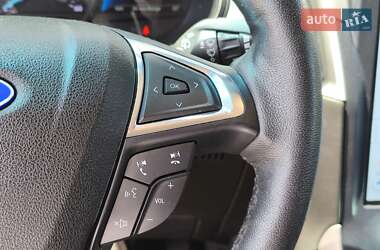 Внедорожник / Кроссовер Ford Edge 2022 в 