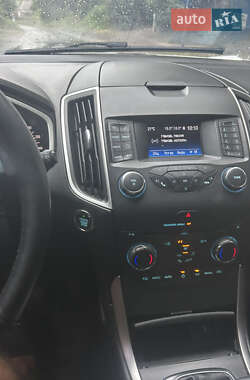 Внедорожник / Кроссовер Ford Edge 2016 в 