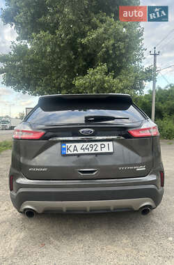 Внедорожник / Кроссовер Ford Edge 2019 в 