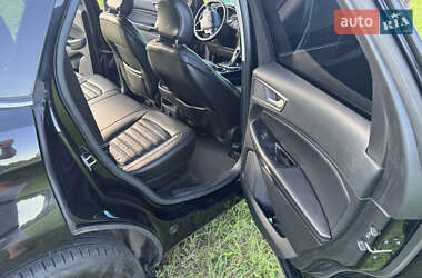 Внедорожник / Кроссовер Ford Edge 2016 в 
