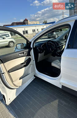 Внедорожник / Кроссовер Ford Edge 2020 в 