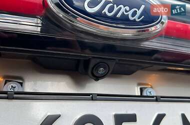 Внедорожник / Кроссовер Ford Edge 2018 в 