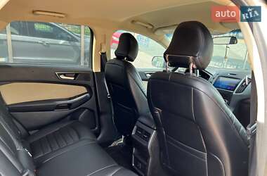 Внедорожник / Кроссовер Ford Edge 2018 в 