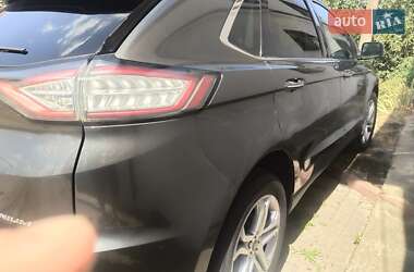 Внедорожник / Кроссовер Ford Edge 2015 в 