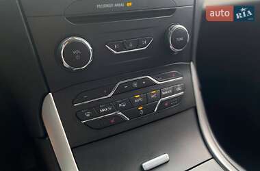 Внедорожник / Кроссовер Ford Edge 2018 в 