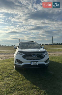 Внедорожник / Кроссовер Ford Edge 2019 в 