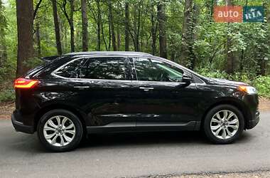 Внедорожник / Кроссовер Ford Edge 2019 в 