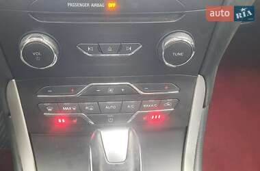 Внедорожник / Кроссовер Ford Edge 2018 в 