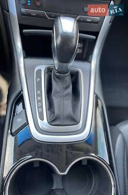 Внедорожник / Кроссовер Ford Edge 2018 в 