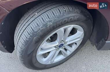 Позашляховик / Кросовер Ford Edge 2020 в 