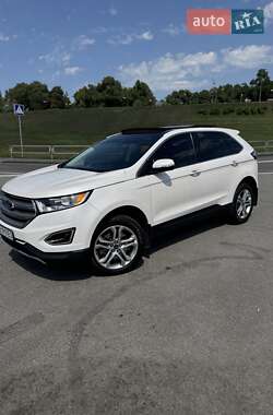 Позашляховик / Кросовер Ford Edge 2018 в 