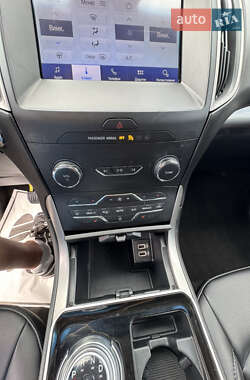 Внедорожник / Кроссовер Ford Edge 2020 в 