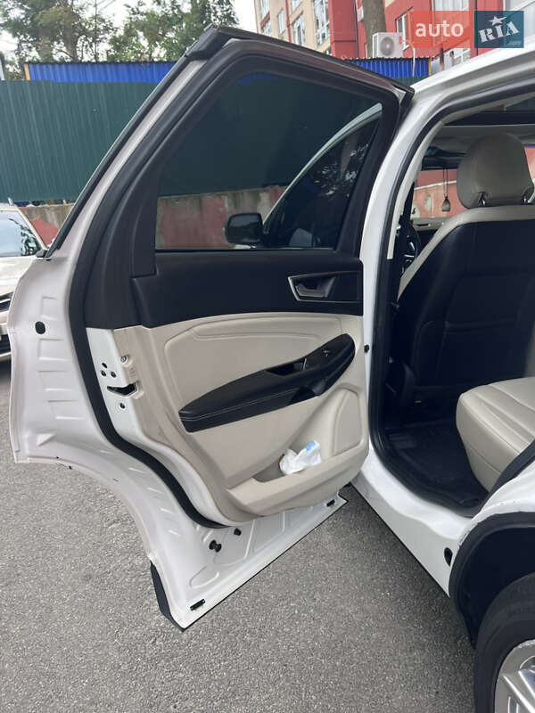 Внедорожник / Кроссовер Ford Edge 2017 в Ирпене