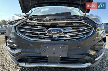 Внедорожник / Кроссовер Ford Edge 2019 в 
