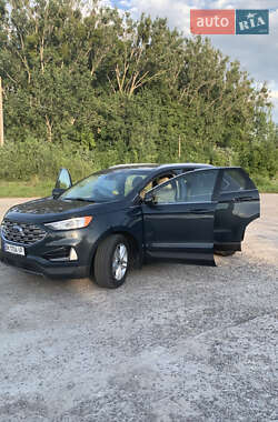 Внедорожник / Кроссовер Ford Edge 2018 в 