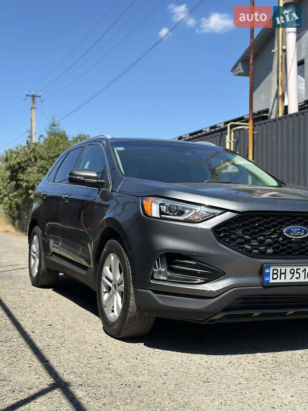 Внедорожник / Кроссовер Ford Edge 2019 в 