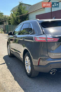 Внедорожник / Кроссовер Ford Edge 2019 в 