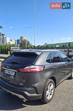 Позашляховик / Кросовер Ford Edge 2019 в 