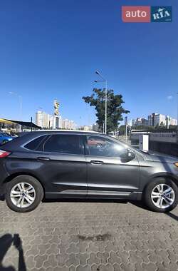 Позашляховик / Кросовер Ford Edge 2019 в 