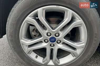 Внедорожник / Кроссовер Ford Edge 2017 в 