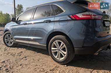 Внедорожник / Кроссовер Ford Edge 2018 в 