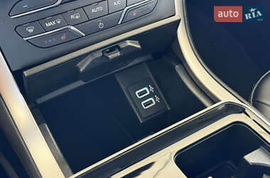 Внедорожник / Кроссовер Ford Edge 2019 в 
