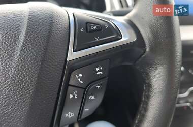 Внедорожник / Кроссовер Ford Edge 2016 в 