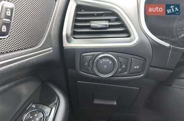 Внедорожник / Кроссовер Ford Edge 2016 в 