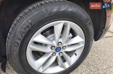 Внедорожник / Кроссовер Ford Edge 2016 в 