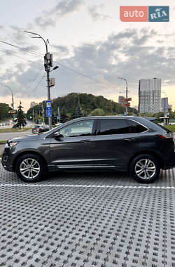 Внедорожник / Кроссовер Ford Edge 2016 в 
