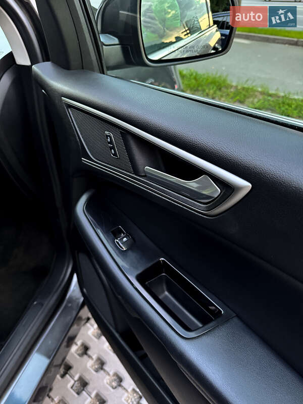 Внедорожник / Кроссовер Ford Edge 2016 в Киеве