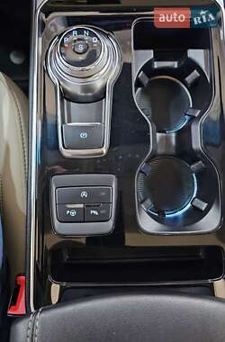 Внедорожник / Кроссовер Ford Edge 2019 в 
