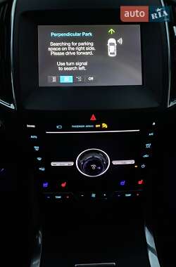 Внедорожник / Кроссовер Ford Edge 2019 в 