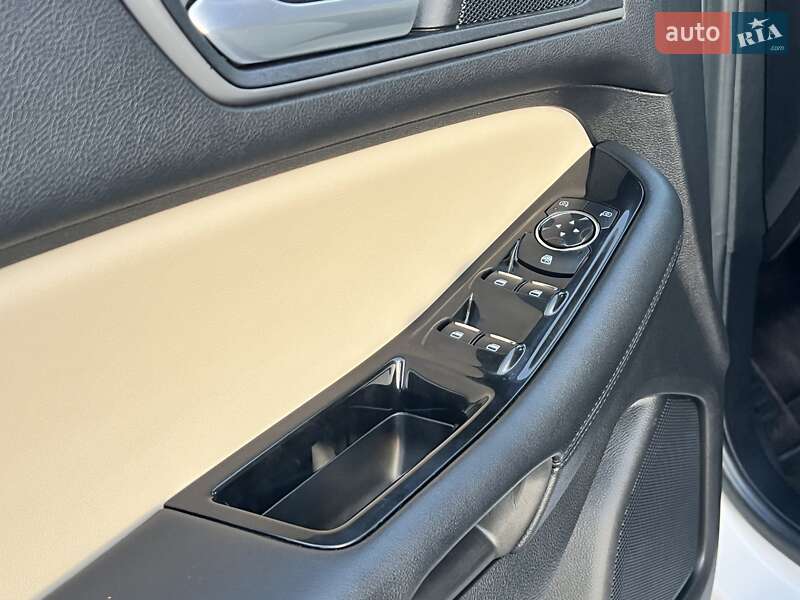 Внедорожник / Кроссовер Ford Edge 2016 в Ровно